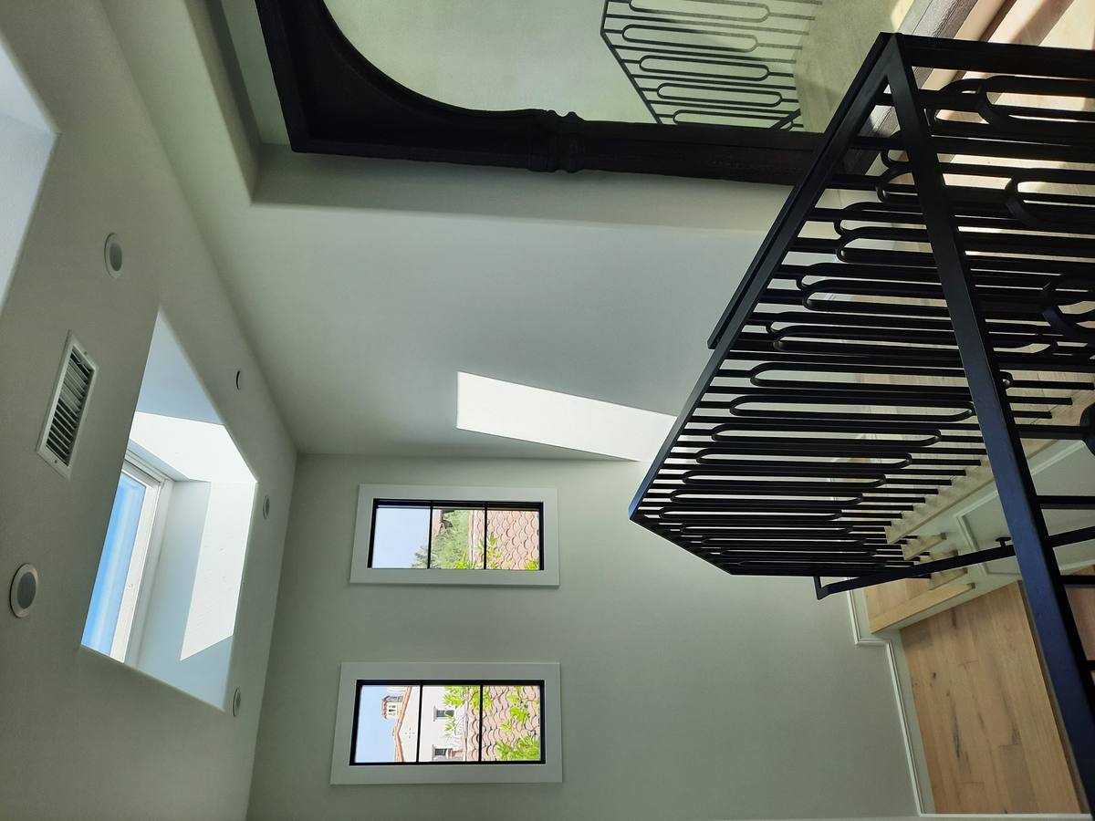 Traditional Custom Residence — detail 15