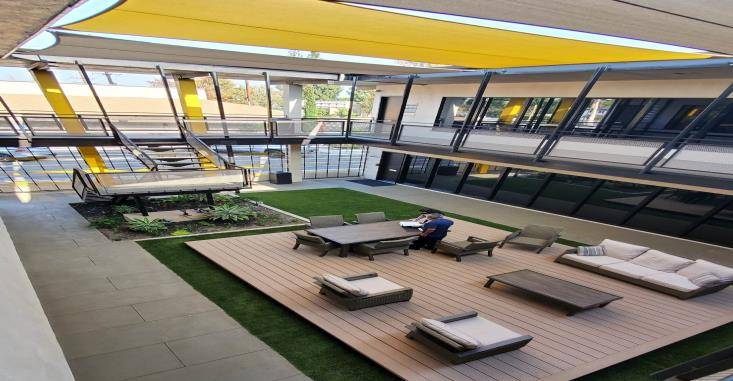 El Triunfo Corporation Business Center — 2